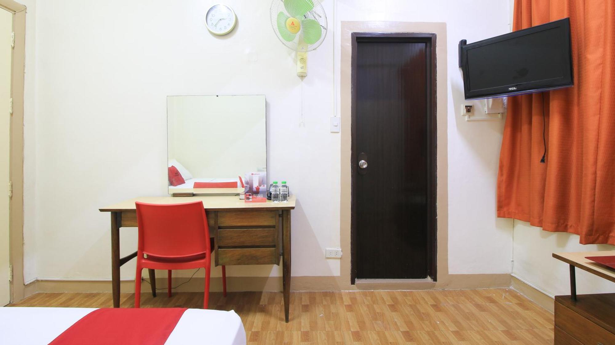 Reddoorz Plus @ Chinatown Binondo Маніла Екстер'єр фото