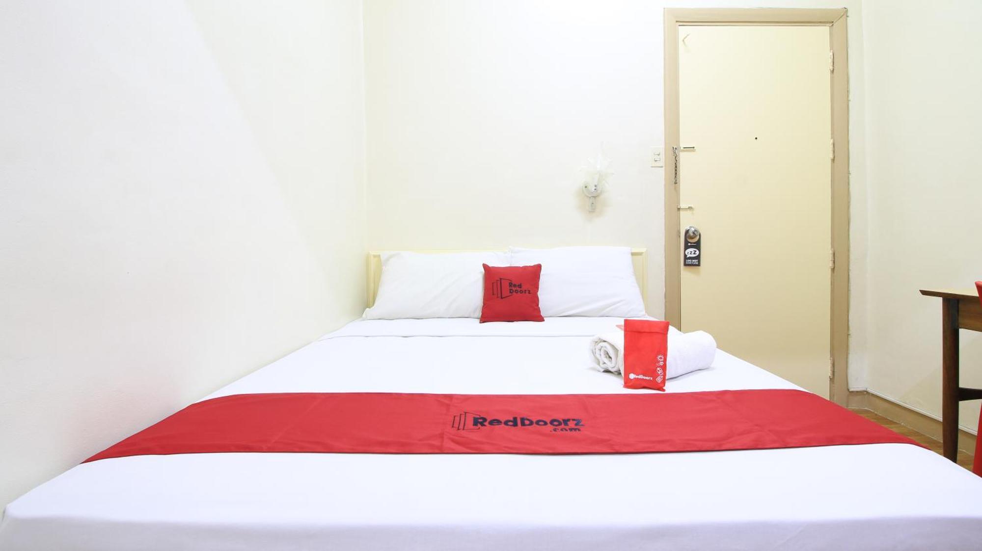 Reddoorz Plus @ Chinatown Binondo Маніла Екстер'єр фото
