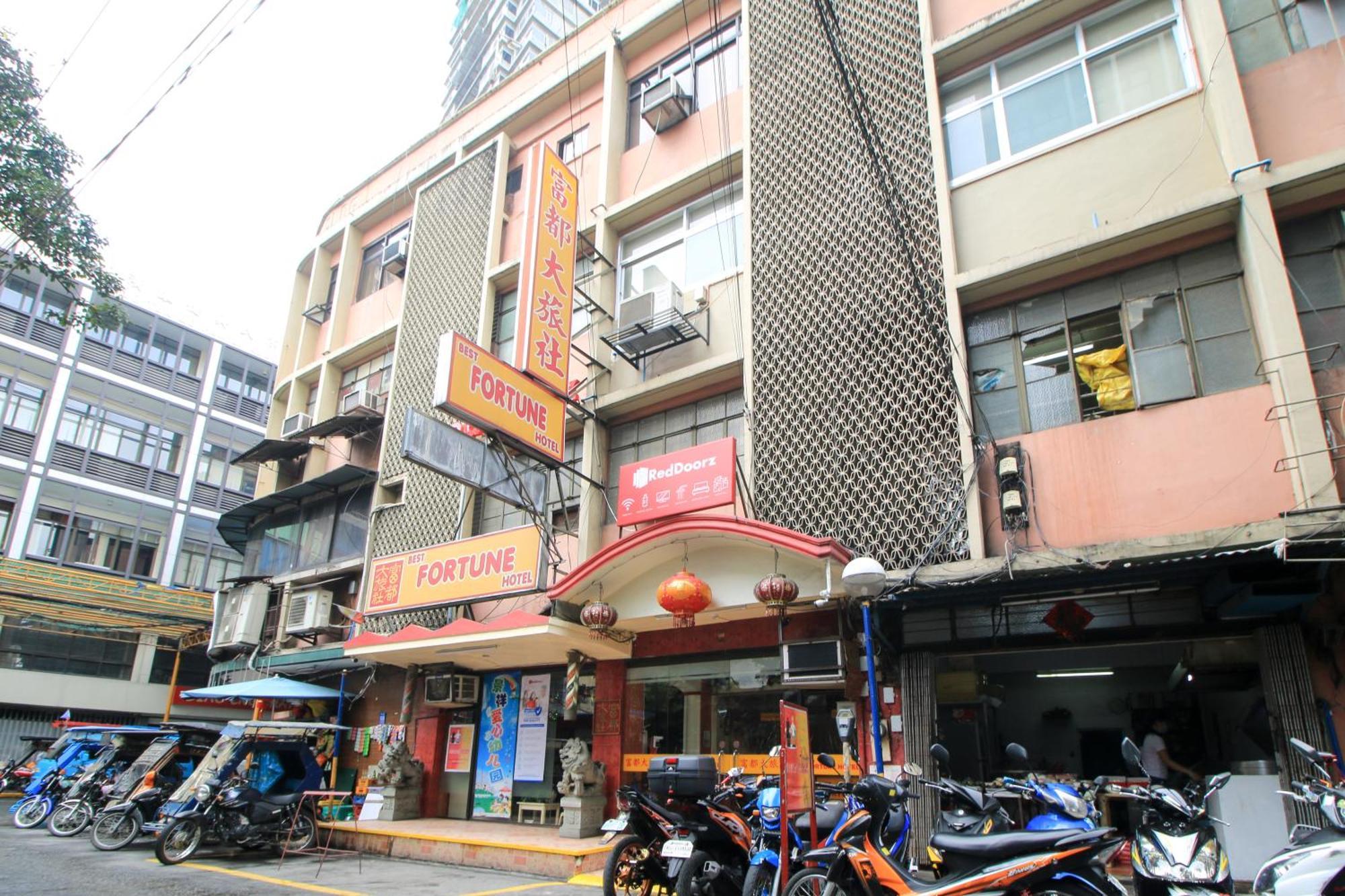 Reddoorz Plus @ Chinatown Binondo Маніла Екстер'єр фото