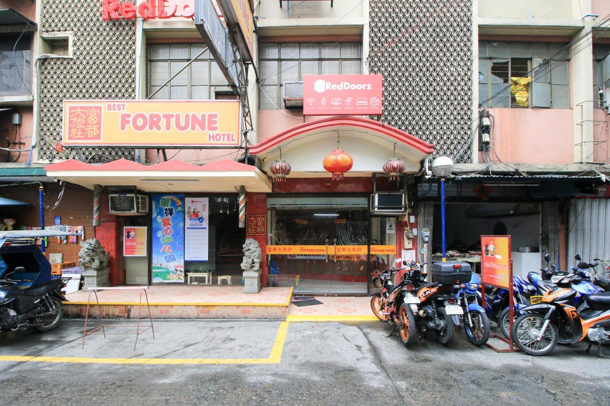 Reddoorz Plus @ Chinatown Binondo Маніла Екстер'єр фото